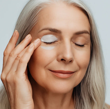 EyeLift™ - Mild øjenlågsløftcreme til at styrke og løfte dobbelte øjenlåg